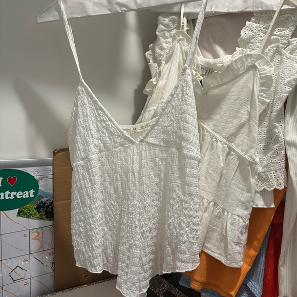 White summer top! - Picture 3 of 3